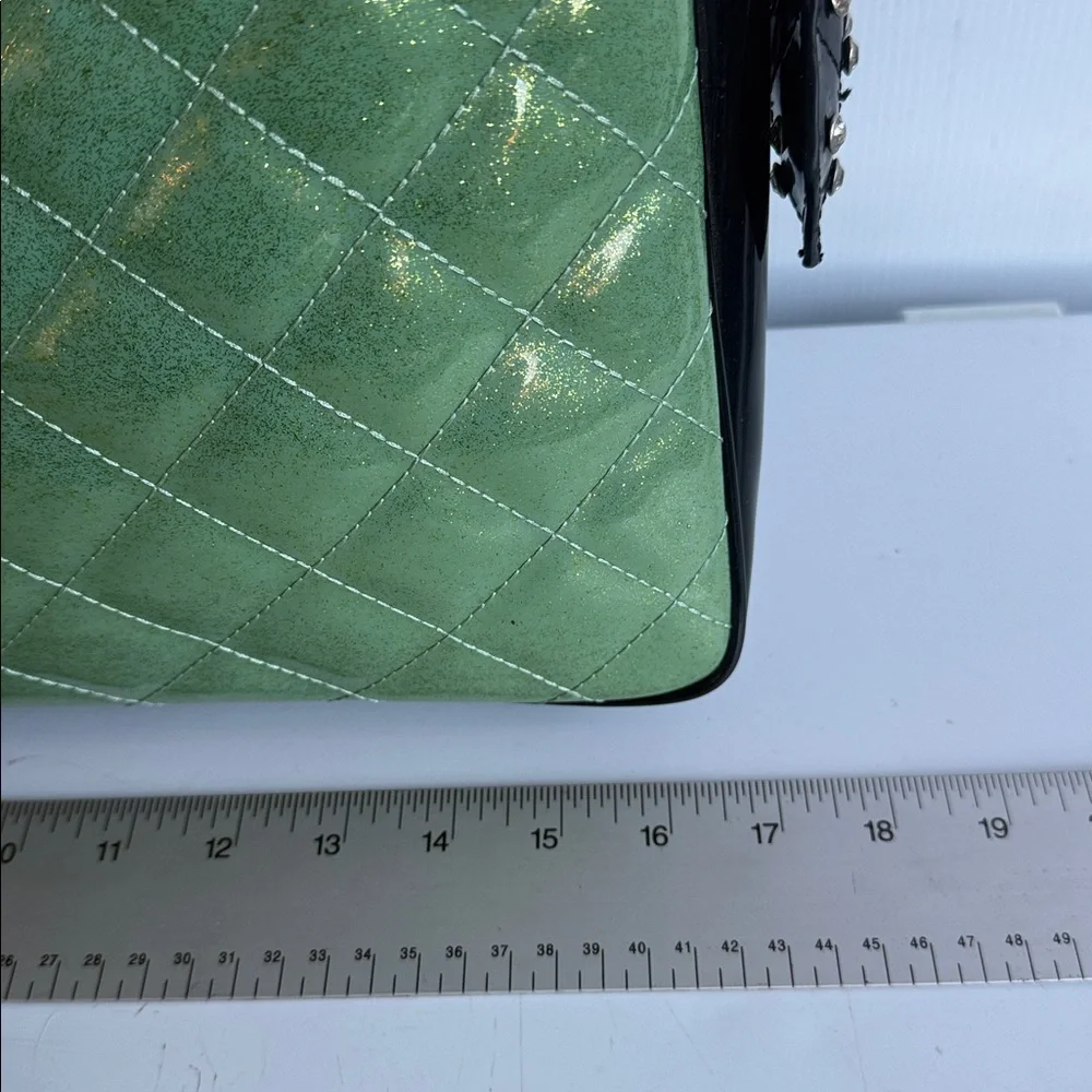 LUX DE VILLE LUCKY ME MESSENGER LAPTOP BAG SPARKLE GREEN PATENT LEATHER BLACK - Picture 4 of 15